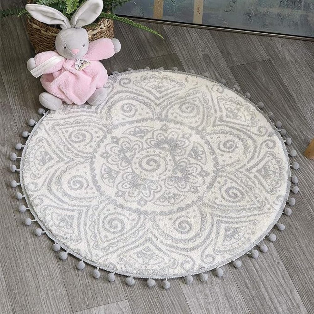 Bohemian round rug circle with pom poms